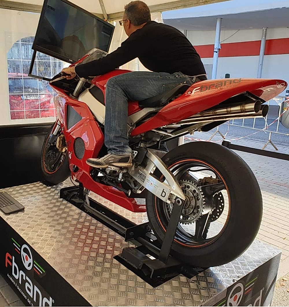 MOTORSİKLET SİMÜLATÖR