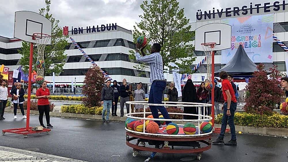 DÖNE DÖNE BASKET